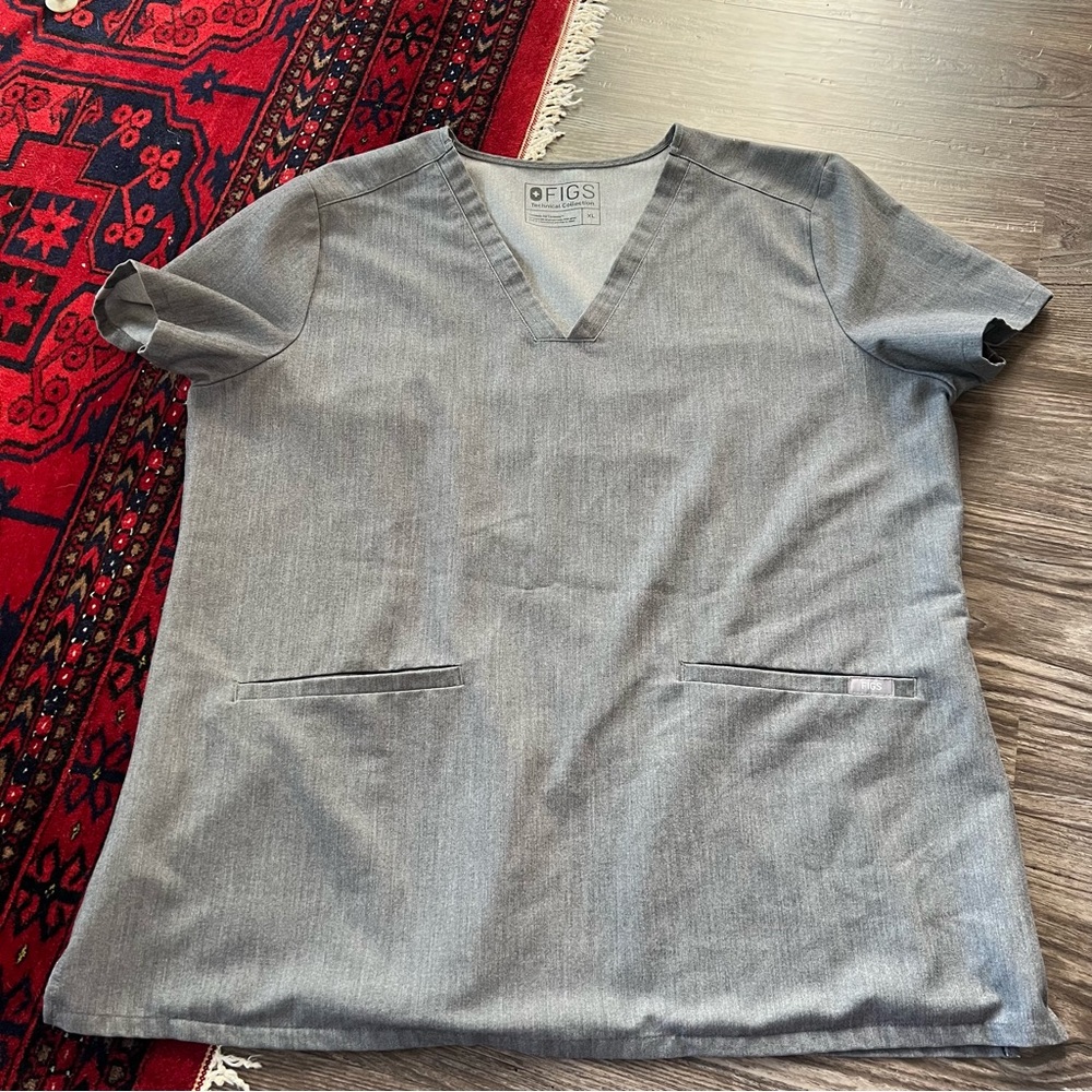 Graphite Figs Scrub Top